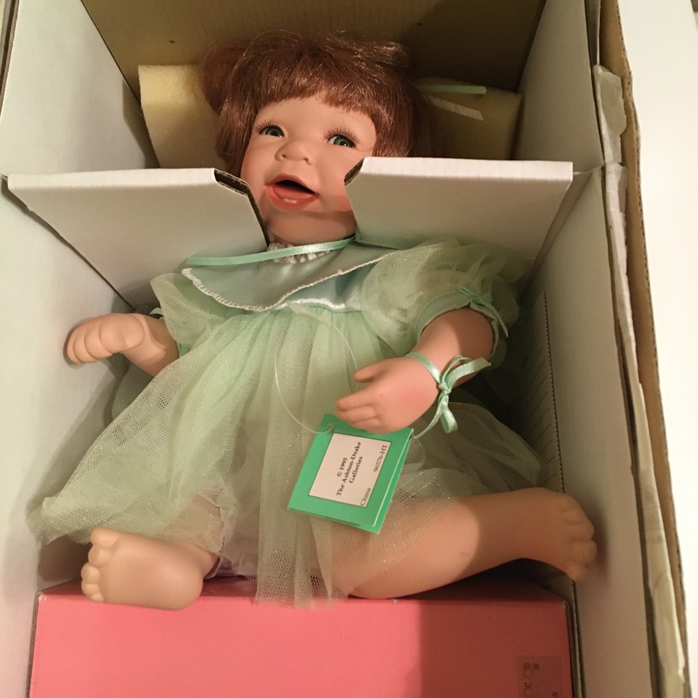 The Ashton-Drake Galleries “I Wish You Luck” 10” Doll 1995 New in Box